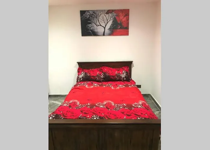 Bright, Stylish Studio Flat With Sky Sports