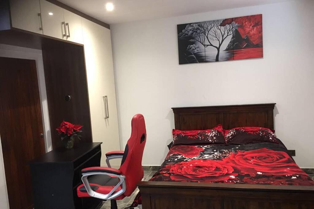 Apartment Bright, Stylish Flat With Sky Sports
